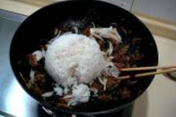 京味儿烤肉炒饭的做法图解5