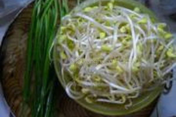 韭菜炒豆芽的做法图解1