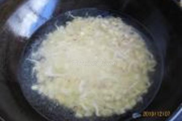 黄豆芽菠菜汤的做法图解3