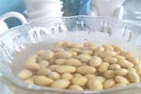 黄豆糯米粥的做法图解1