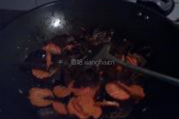 红萝卜清炒木耳的做法图解3