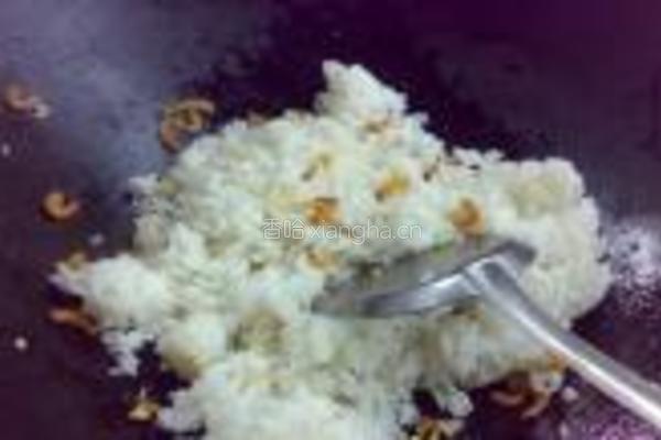 蟹子虾米蛋炒饭的做法图解7