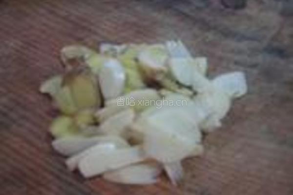 雪菜地木耳的做法图解2