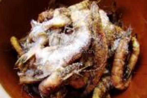 西红柿炒虾米的做法图解1