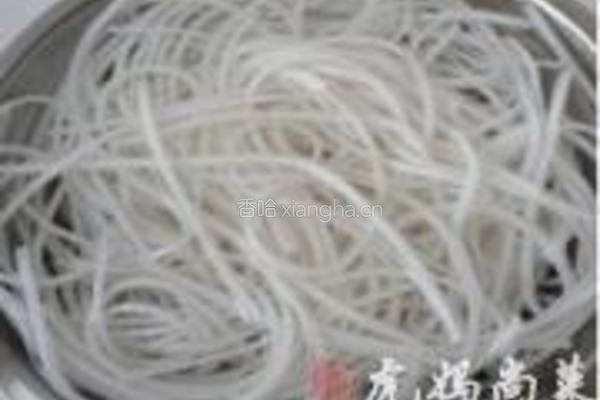 鸡丝砂锅土豆粉的做法图解4