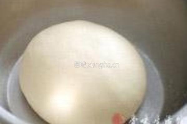 蘑菇头桑葚果酱小餐包的做法图解1