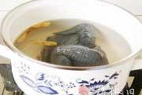 猴头菇银耳乌鸡汤的做法图解4