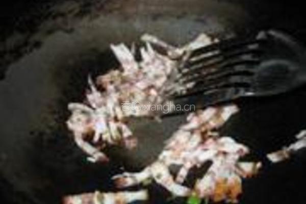 萝卜干炒腊肉的做法图解4