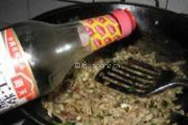 萝卜干炒腊肉的做法图解6