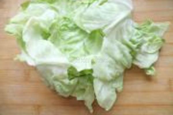 卷心菜炒鸡翅的做法图解3