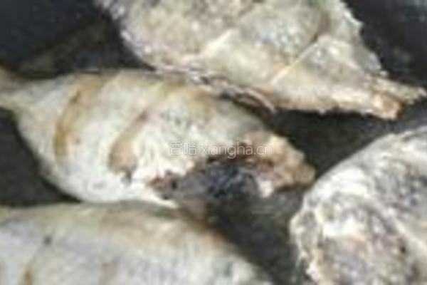 蒜烧香菇鱼的做法图解6