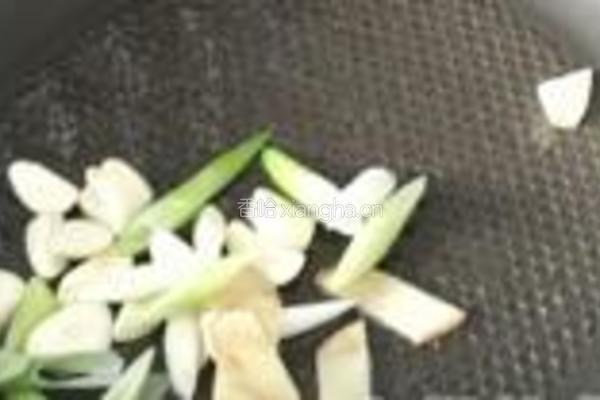 蒜烧香菇鱼的做法图解7