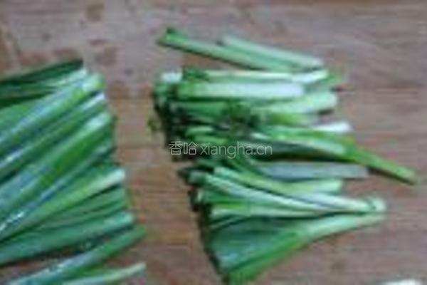 藜蒿炒腊肉的做法图解2