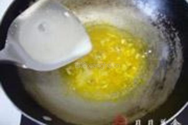 蟹肉炒鸡蛋的做法图解3