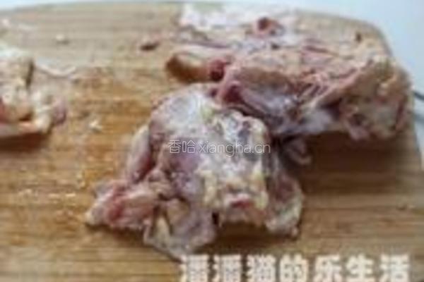 鸡汤虾肉馄饨的做法图解1
