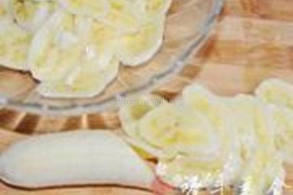 炼乳香蕉松饼的做法图解1