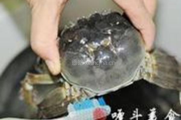 清蒸大闸蟹的做法图解1