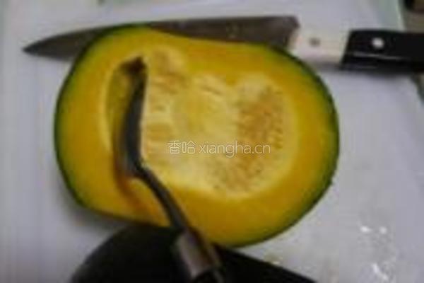 蒜头烧南瓜的做法图解1