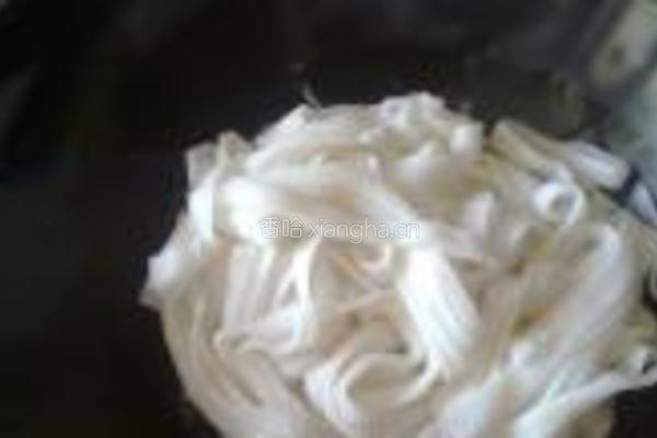 韭菜豆芽炒果条的做法图解6
