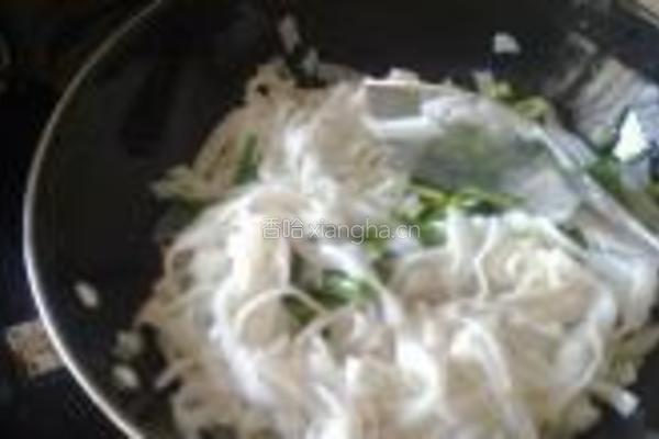 韭菜豆芽炒果条的做法图解8