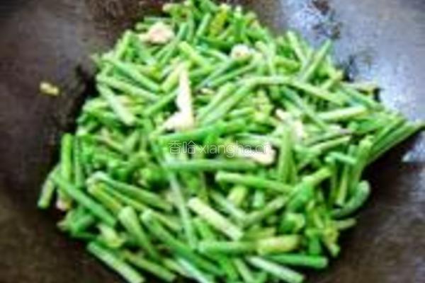 肉丝炒豇豆的做法图解5