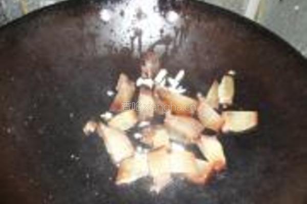 熏肉炒大蒜的做法图解4