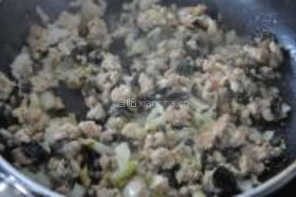 鸡油菌酱肉贝壳面的做法图解2