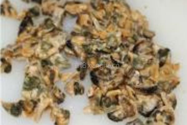淡菜木耳烩丝瓜的做法图解2
