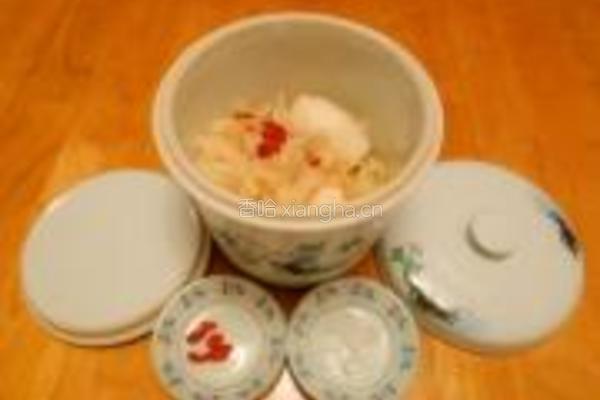 银耳雪梨冰糖水的做法图解5