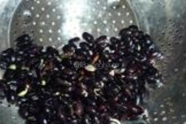 黑豆豆腐花的做法图解1