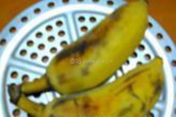 麦香粉蕉黑米卷的做法图解1