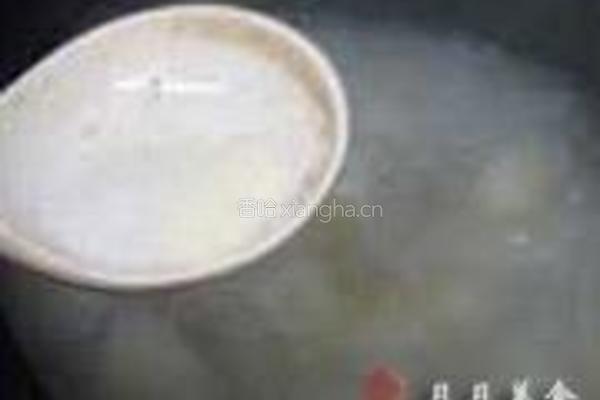 猪骨头萝卜汤的做法图解7