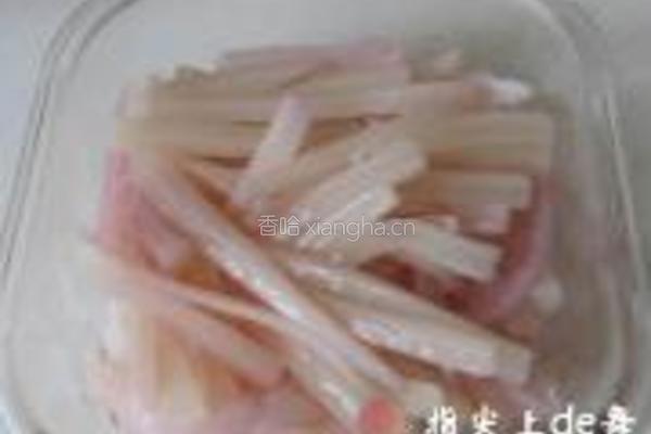 茶树菇爆鱿鱼丝的做法图解1