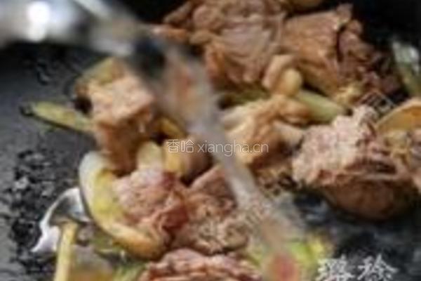 农家丝瓜烧鸭的做法图解5