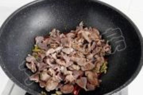 双椒芹菜炒鸡杂的做法图解13