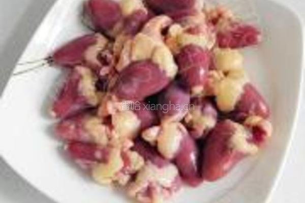 双椒芹菜炒鸡杂的做法图解2