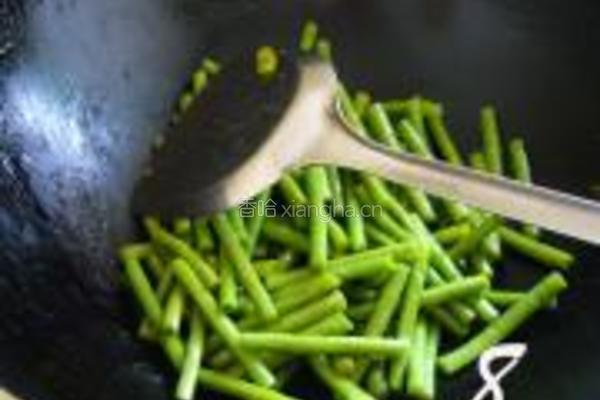 鱿鱼豆角情的做法图解8