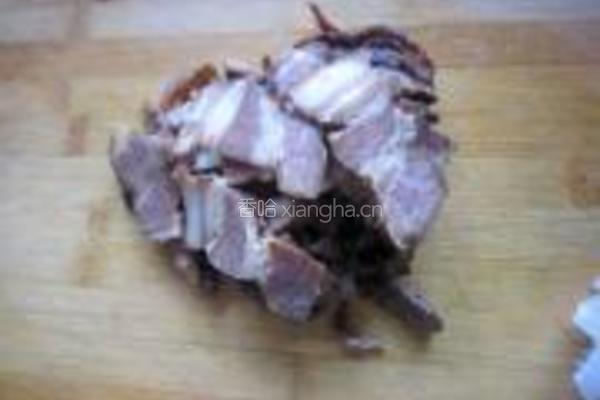 腊肉炒荷兰豆的做法图解2