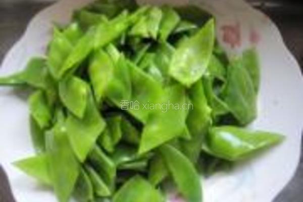 腊肉炒荷兰豆的做法图解3