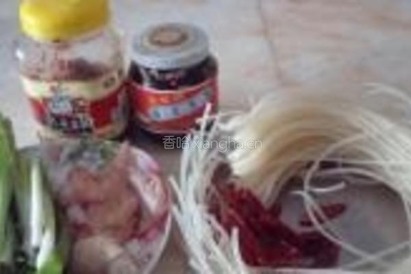 鸡肉炒米粉的做法图解1