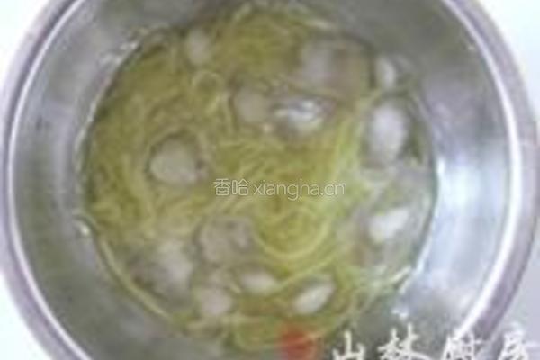 凉拌木耳西瓜皮的做法图解2