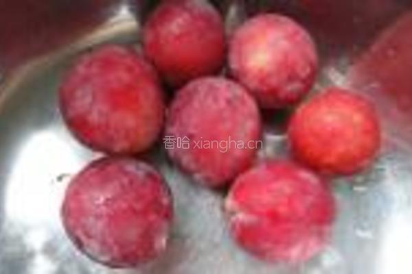 冰糖李子的做法图解1
