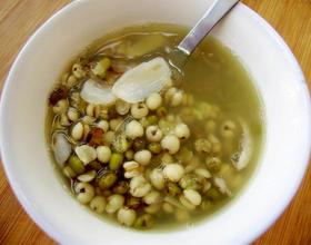 薏米百合绿豆粥