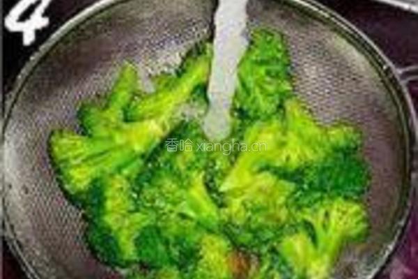 西兰花炒藕片的做法图解4