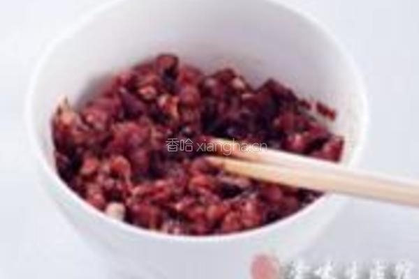手撕豆角炒肉末的做法图解1