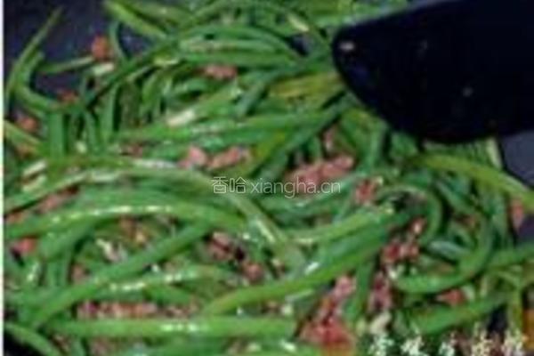 手撕豆角炒肉末的做法图解5