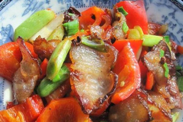 红椒炒腊五花肉