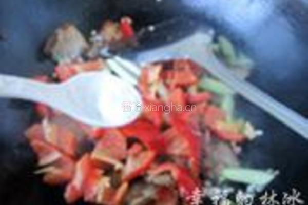 红椒炒腊五花肉的做法图解10