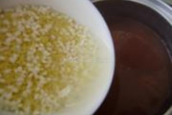 红枣薏米小米粥的做法图解6