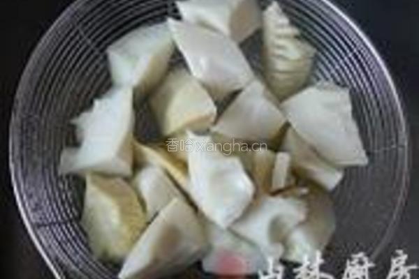 春笋排骨咸肉汤的做法图解2